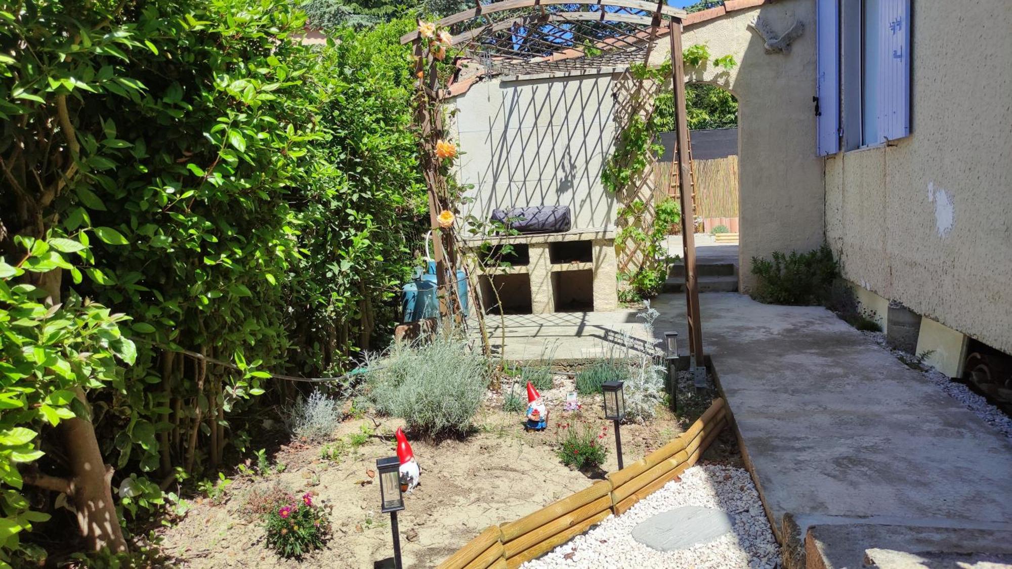 Le Jardin Des Rocailles - Villa 4 Chambres Climatisee Avec Piscine A Deux Pas D'Avignon Villeneuve-lès-Avignon Exterior foto